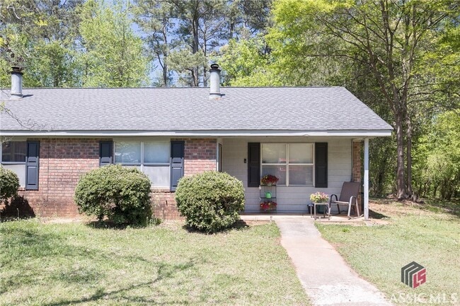 Building Photo - 1170 White Oak Dr