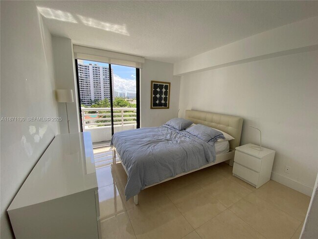 Building Photo - 3300 NE 192 St