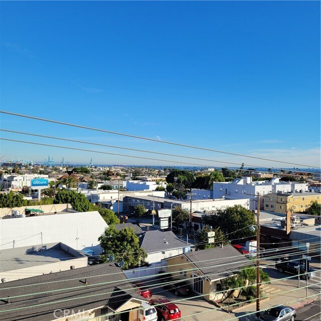 Building Photo - 815 S Grand Ave