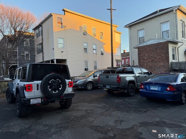 Building Photo - 276 Orchard St