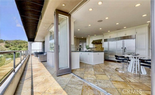 Building Photo - 7218 Mulholland Dr