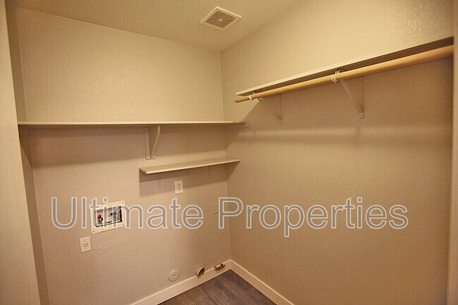 Building Photo - 16107 W Sherman St