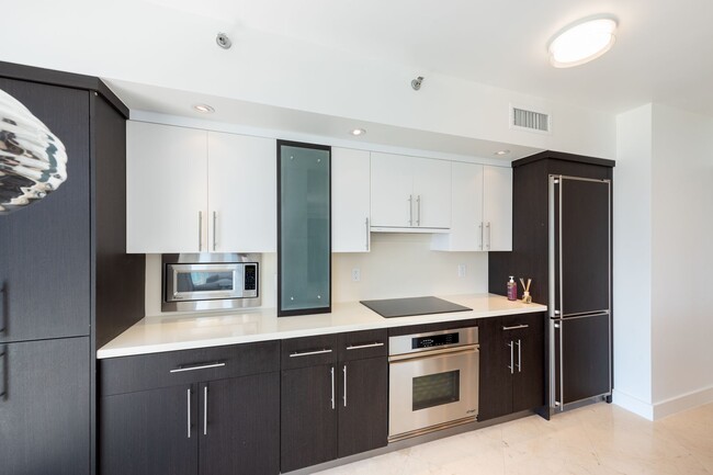 Building Photo - 4201 Collins Ave
