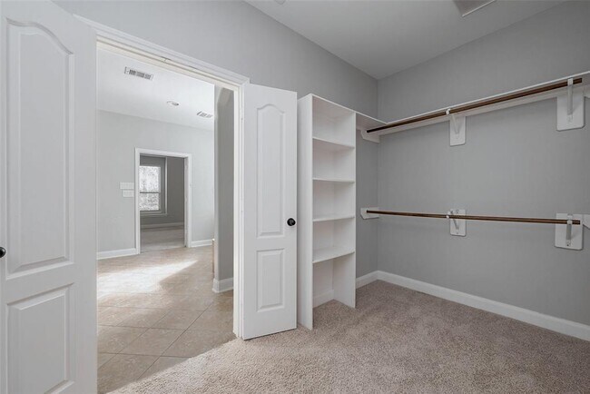 Building Photo - 46 Sandwell Place