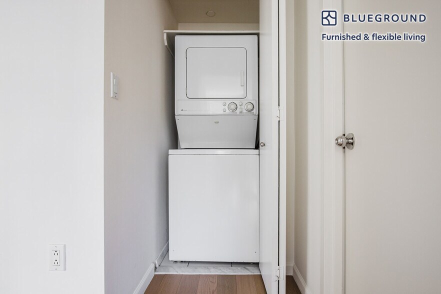 Building Photo - 180 W 20th St