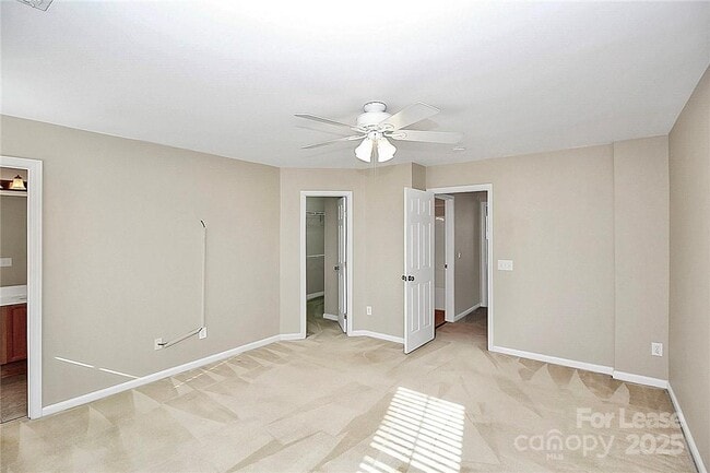 Building Photo - 9563 Glenashley Dr