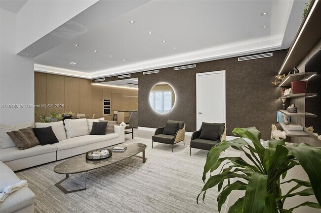 Building Photo - 2301 Collins Ave