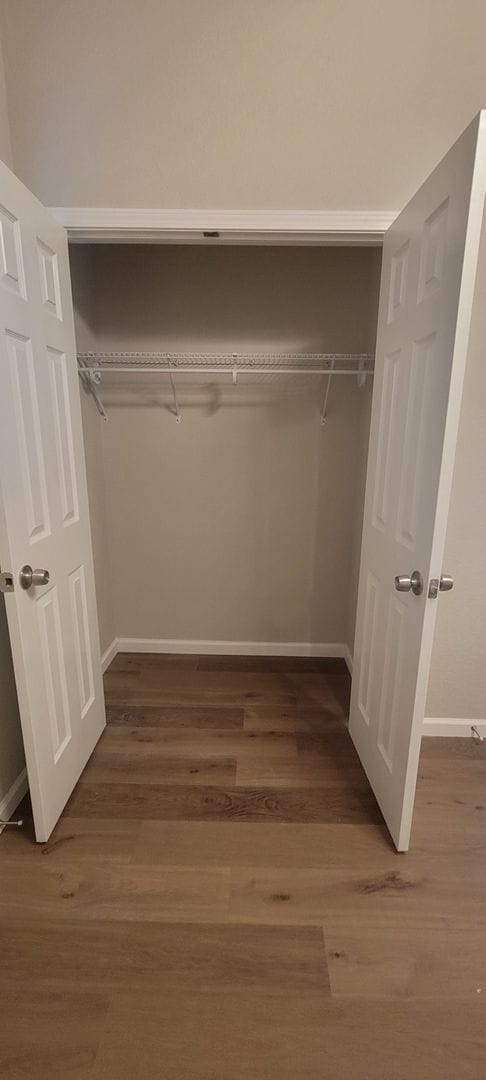 Building Photo - Gorgeous Garage Apartment!