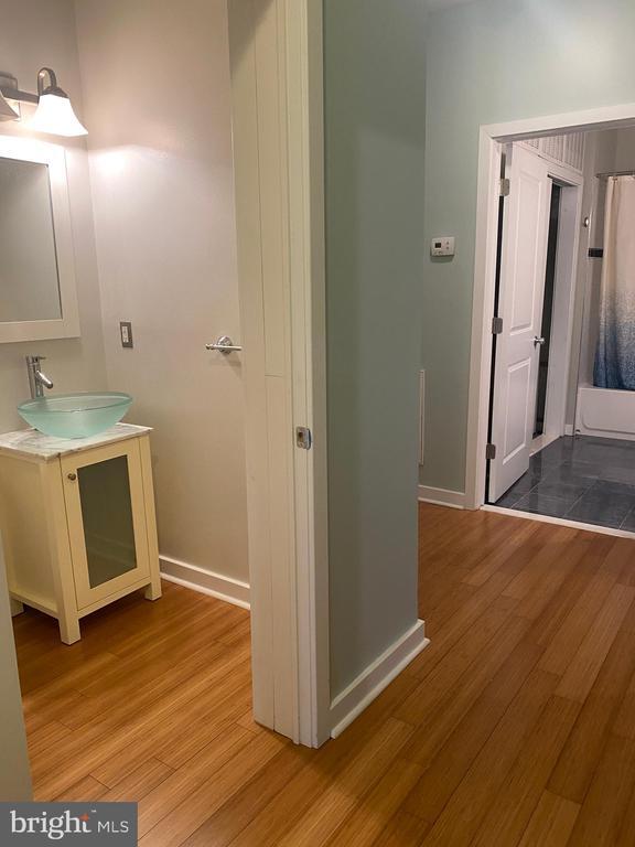 Building Photo - 4742 Pine St