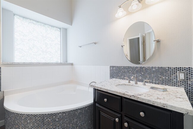 Building Photo - 20314 Nellie Gail Trail Ln