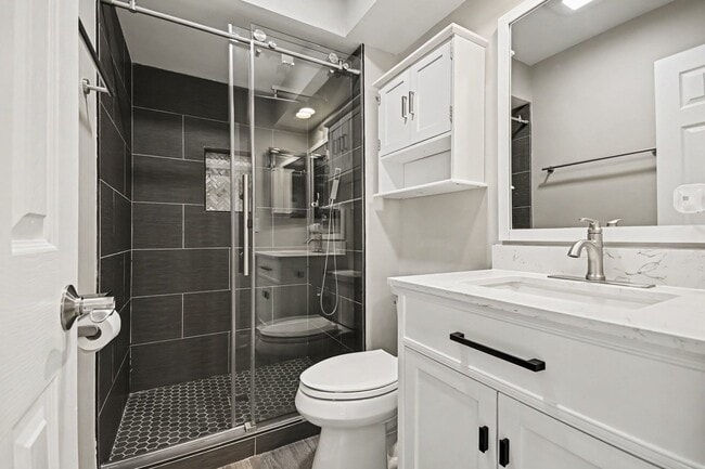 Building Photo - 5195 Castaway Ln
