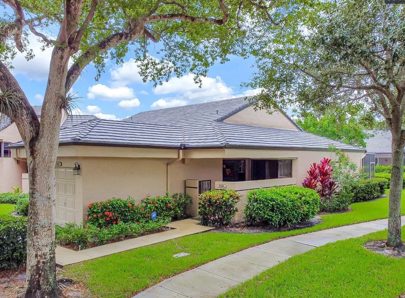 Building Photo - 9366 Chelsea Dr N