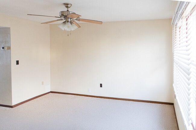 Building Photo - 1805 King College Rd