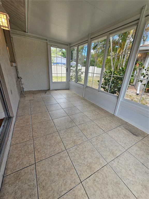 Building Photo - 659 N Jefferson Ave