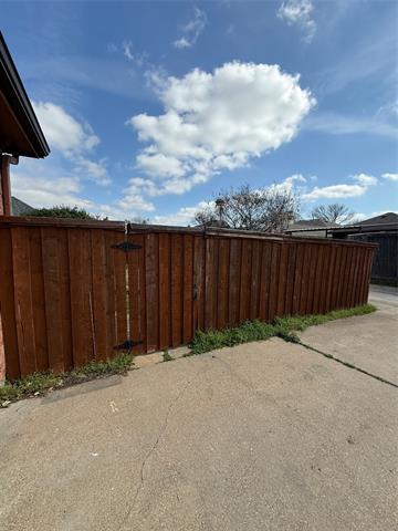Building Photo - 1704 Bent Brook Dr