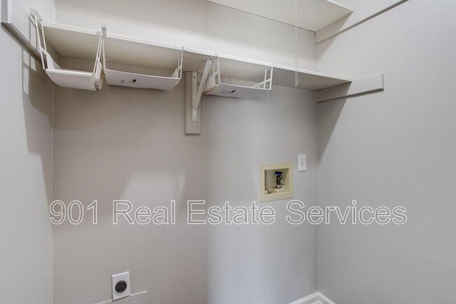 Building Photo - 6934 Southknoll Ave