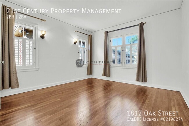 Building Photo - 1812 Oak St