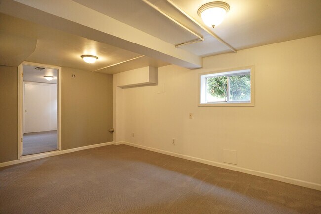 Building Photo - 329 Renton Ave S