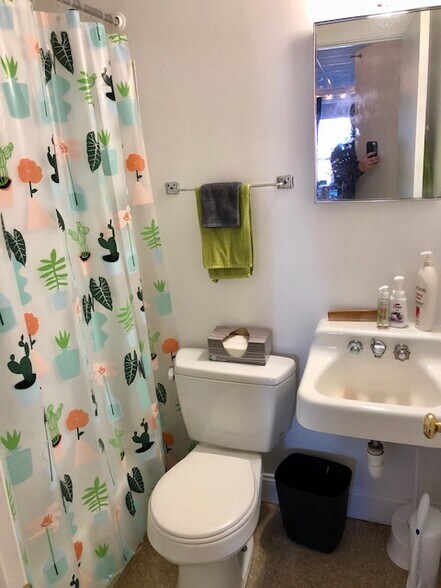 Building Photo - 264 Newbury St