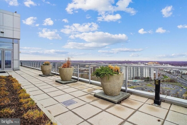 Building Photo - 930 Rose Ave