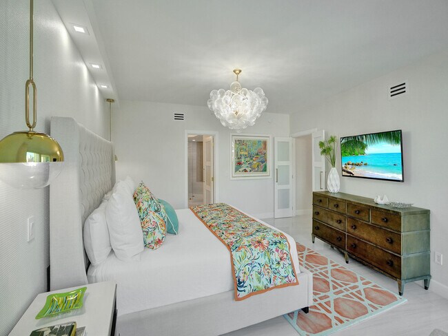 Building Photo - 411 N New River Dr E