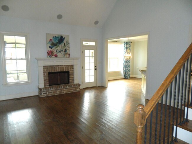 Building Photo - 4108 Dewaal St