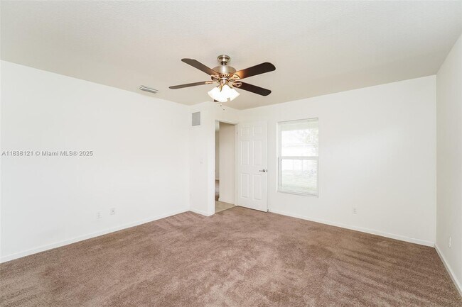 Building Photo - 1481 SW Kamchatka Ave