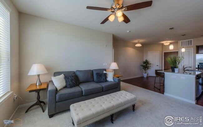 Living area - 13598 Via Varra