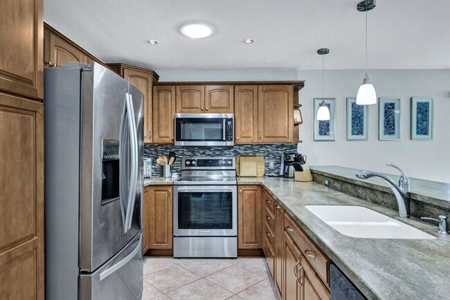Building Photo - 79 3rd St