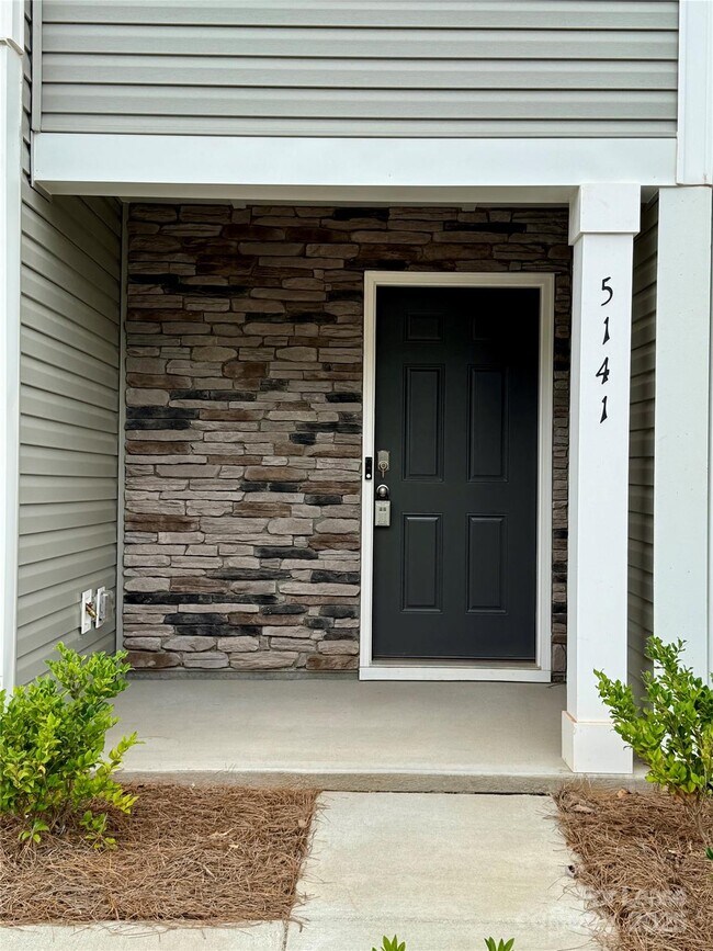 Building Photo - 5141 Hyrule Dr