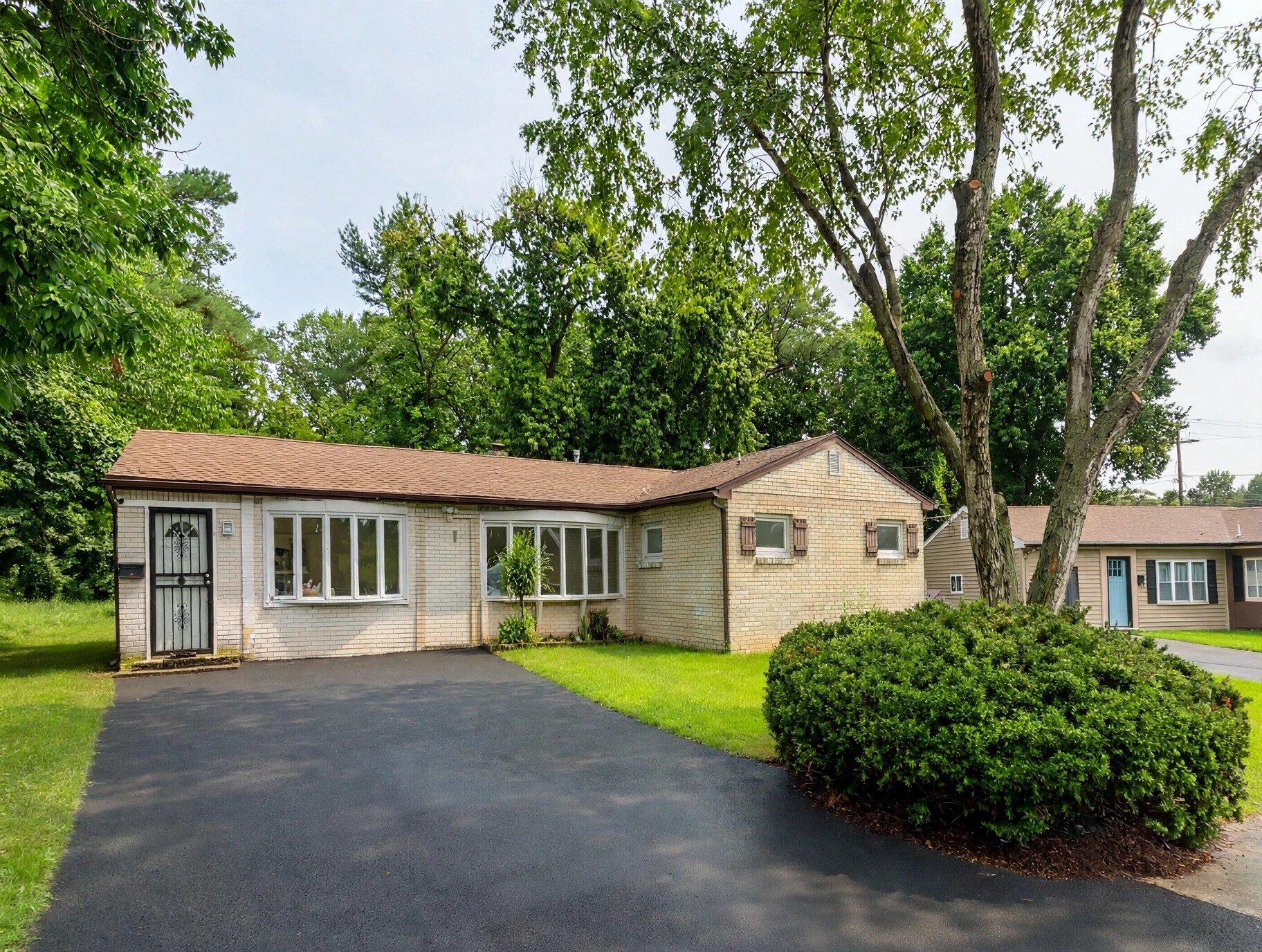 Building Photo - 6 Longview Dr