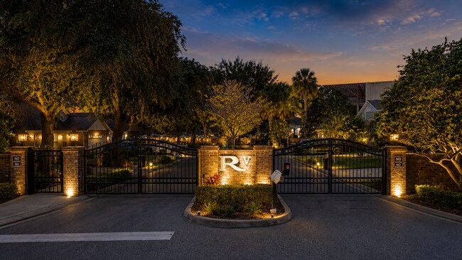 Building Photo - Renovated Brick Home in Gated Community