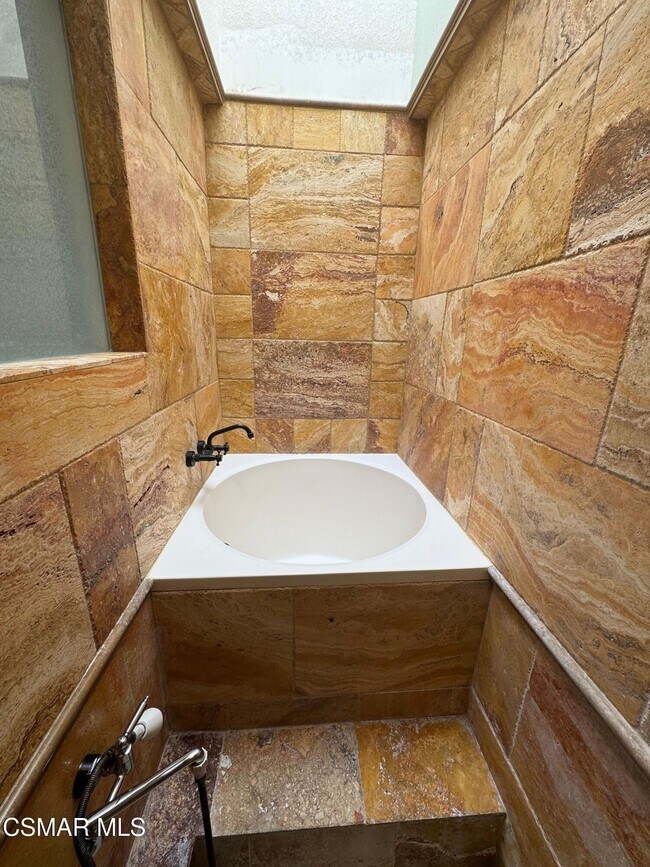 Building Photo - 2479 Rikkard Dr