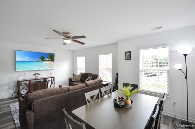 Building Photo - 8425 Williamstown Dr