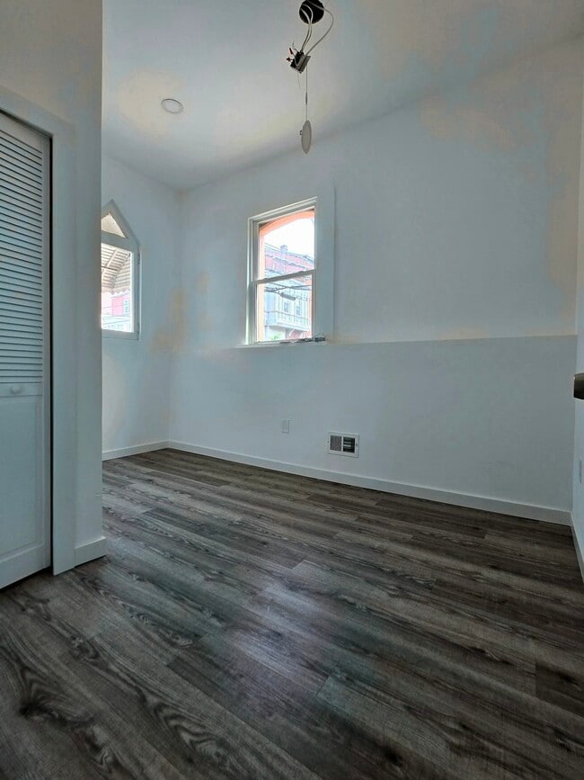 Building Photo - 1218 N 16th St