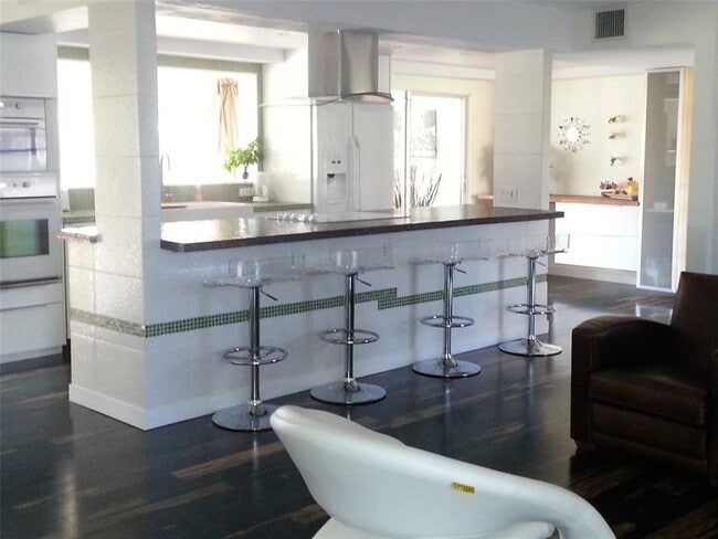 Building Photo - 7108 NW 66th St