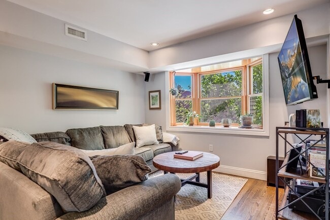 Building Photo - 154 W 3rd St