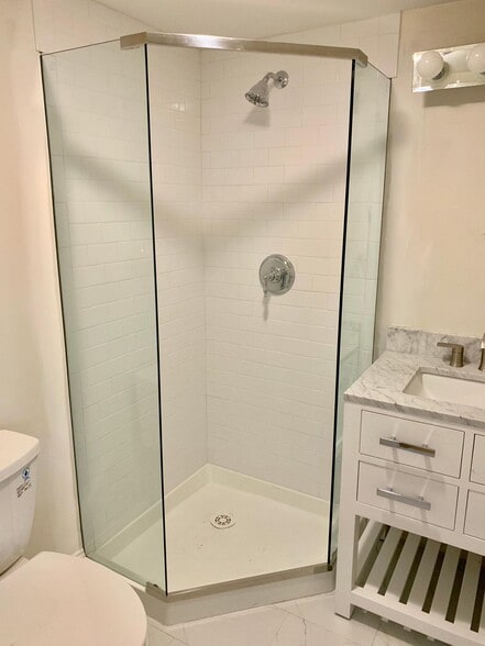 Building Photo - 614 Massachusetts Ave