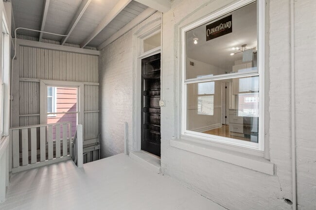 Building Photo - 3628 N Albany Ave