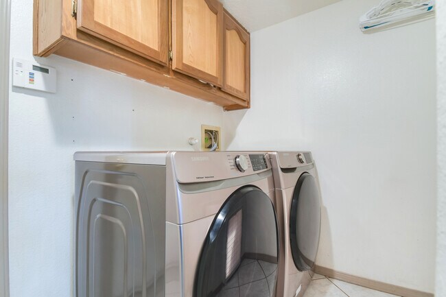 Building Photo - 6937 El Cajon Ct NW