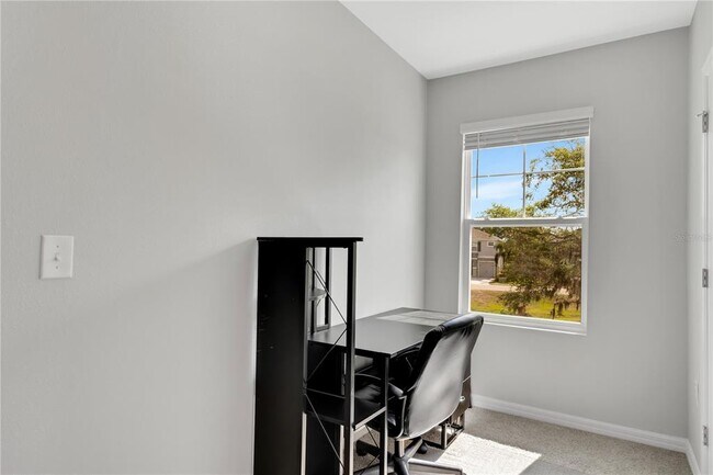 Building Photo - 8649 Daydream St
