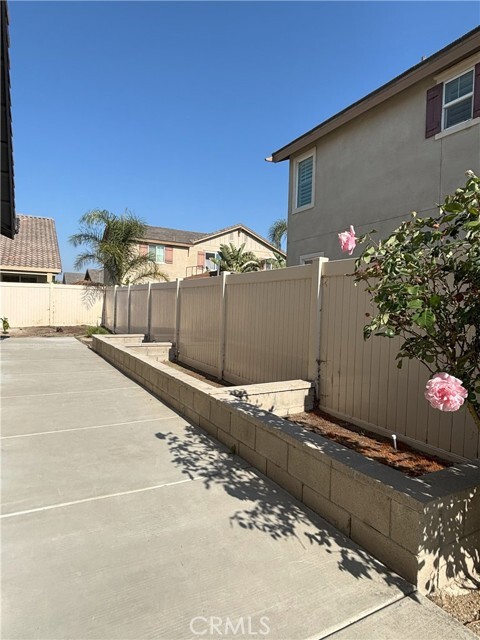 Building Photo - 7450 Silver Saddle Ct