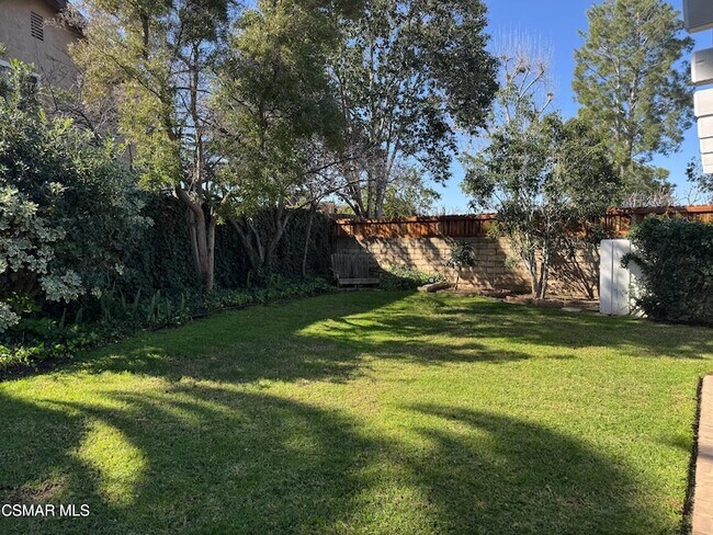 Building Photo - 846 Lindawood St