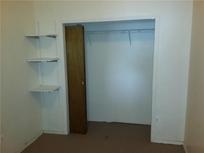 Building Photo - 198 Rogers Ave