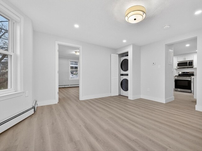 Building Photo - 469 Medford St