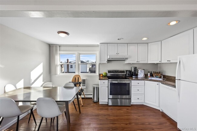 Building Photo - 272 N Delaware Ave