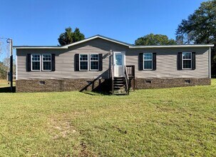 Building Photo - 4 bed/2 bath mobile home
