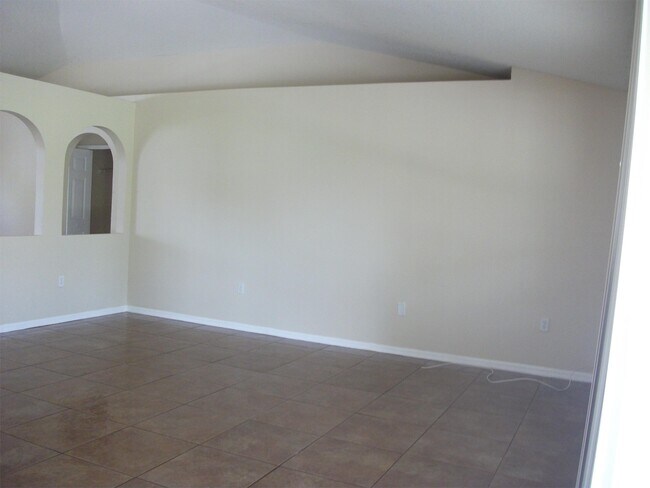 Building Photo - 221 Cobalt Dr