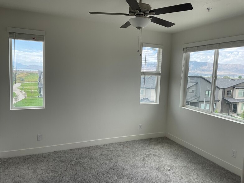 Building Photo - 551 S 1020 W