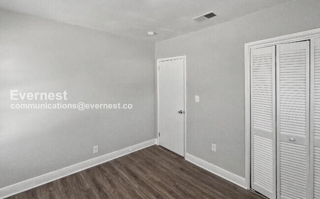 Building Photo - 5221 Jefferson St